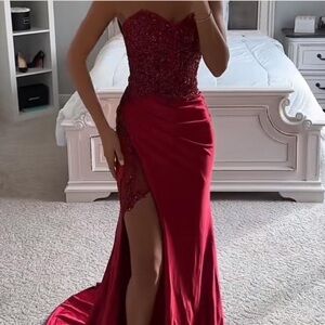 RED DDMINE DRESS
